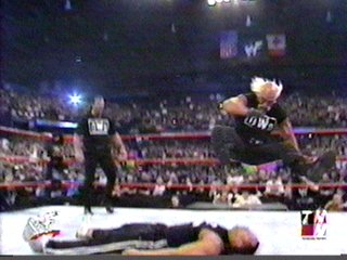 legdrop3.jpg (21311 bytes)